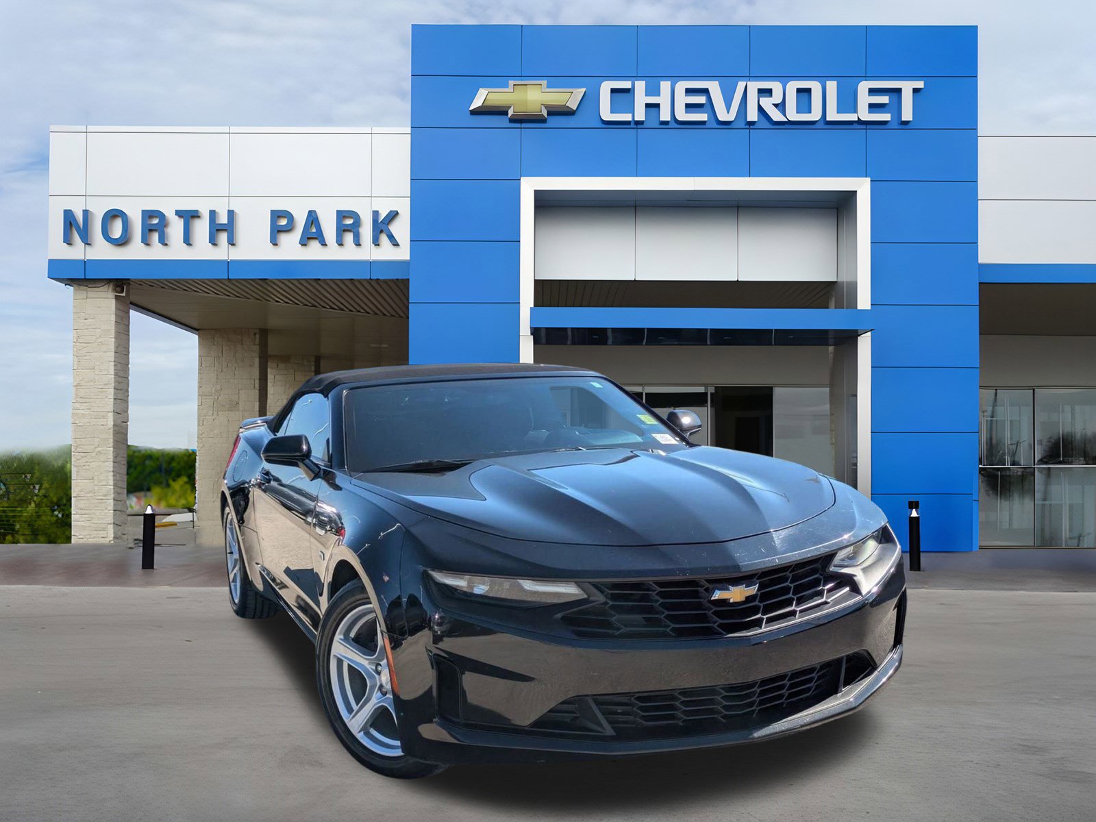 Used 2021 Chevrolet Camaro LT image 1