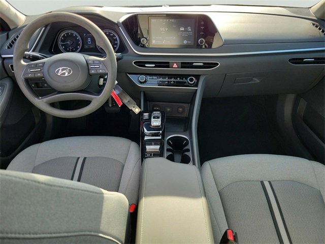 Used 2022 Hyundai Sonata SE w/ Preferred Accessory Package image 9