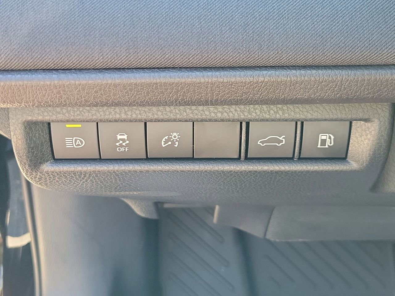 New 2026 Toyota Camry LE FWD image 29