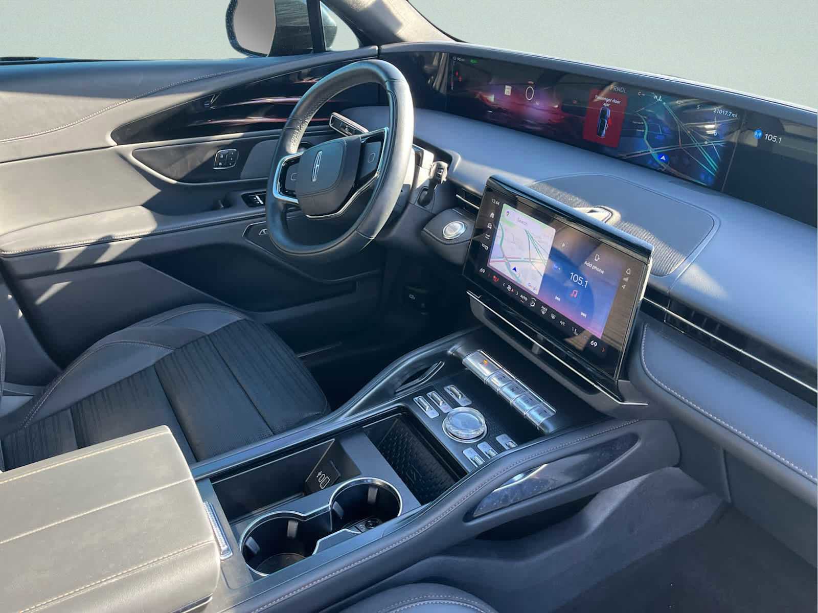 Used 2024 Lincoln Nautilus Reserve w/ Equipment Group 202A image 17