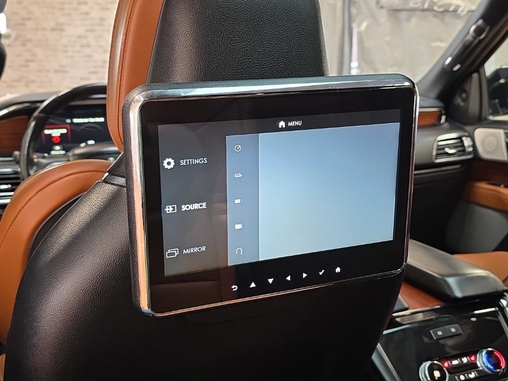 Used 2019 Lincoln Navigator Reserve image 24