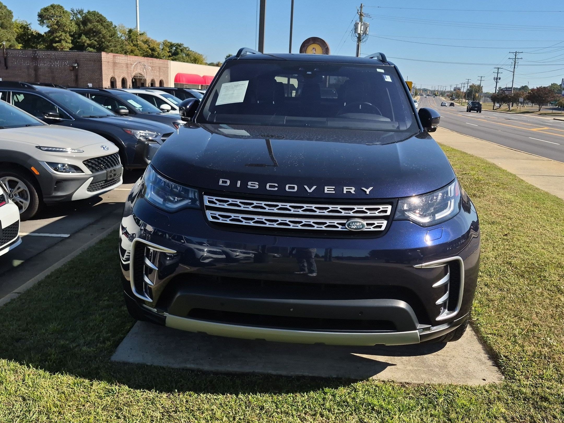 Used 2019 Land Rover Discovery HSE AWD/4WD image 8