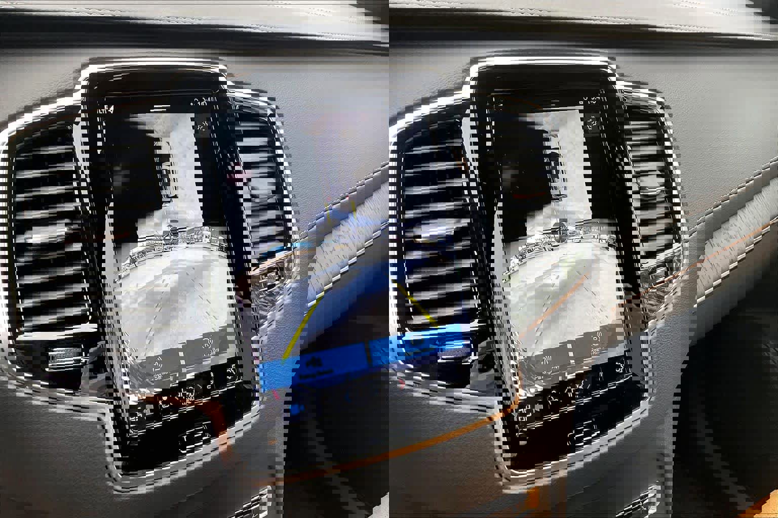 Used 2024 Volvo XC90 B6 Ultimate w/ Lounge Package image 26