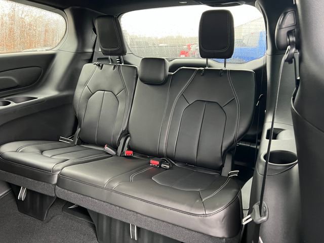 New 2026 Chrysler Pacifica Select AWD/4WD image 7