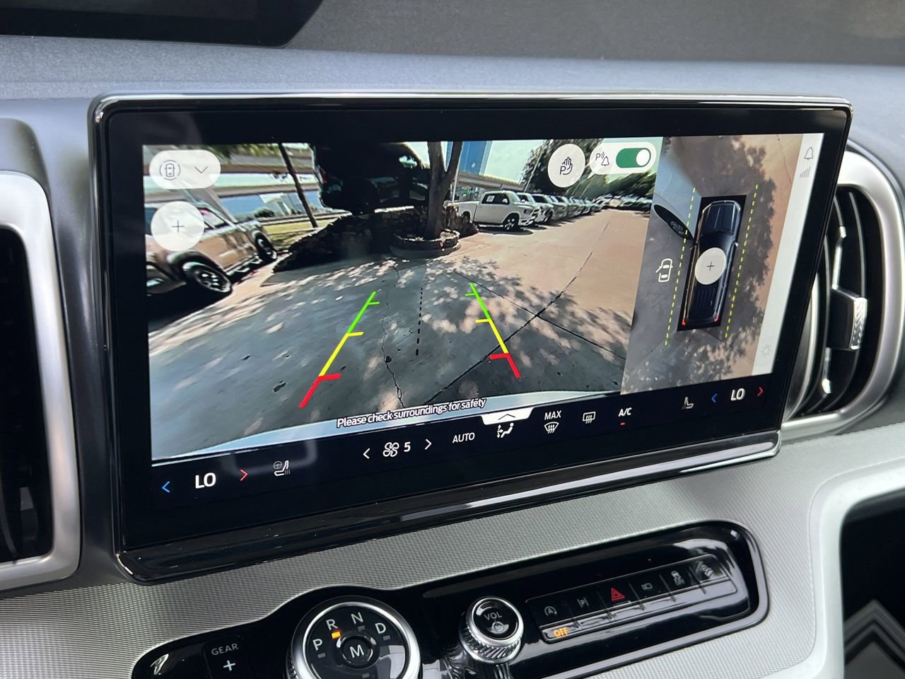 Used 2025 Ford Expedition Active image 12