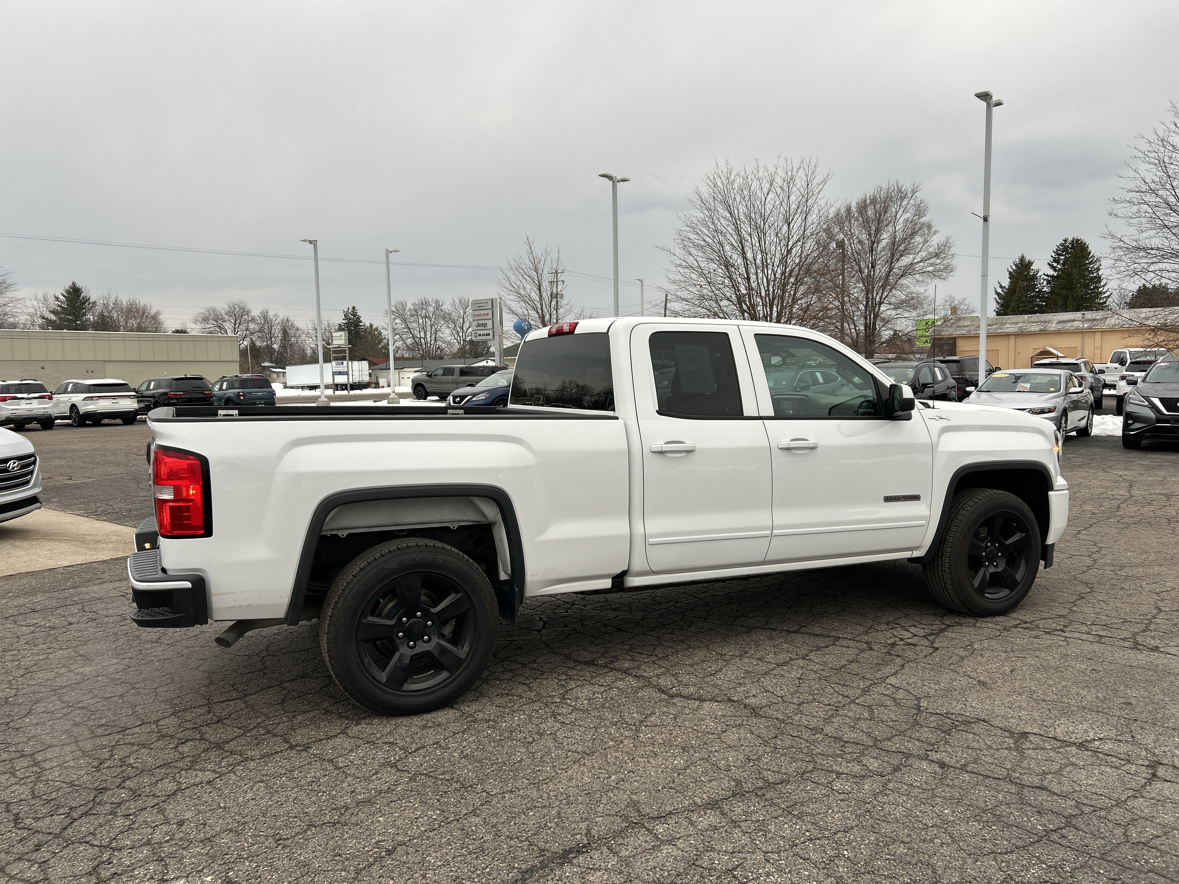 Used 2017 GMC Sierra 1500 4x4 Double Cab image 3
