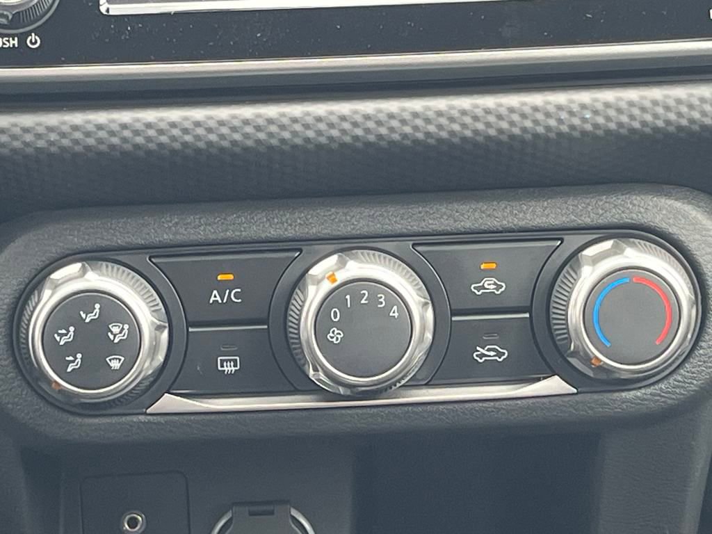 New 2025 Nissan Kicks Play S image 25