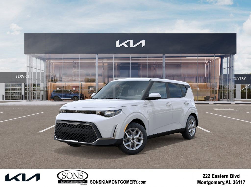 New 2025 Kia Soul LX image 1