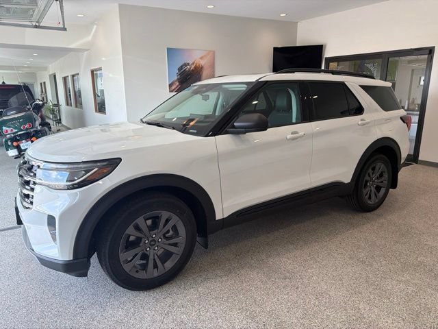 New 2026 Ford Explorer Active w/ Active Comfort Package AWD/4WD image 3