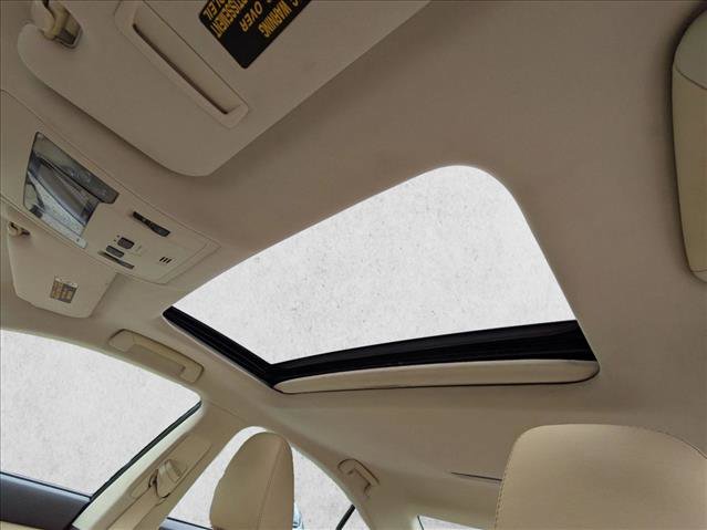 Used 2016 Lexus ES 350 w/ Luxury Package w/Wood Trim FWD image 15