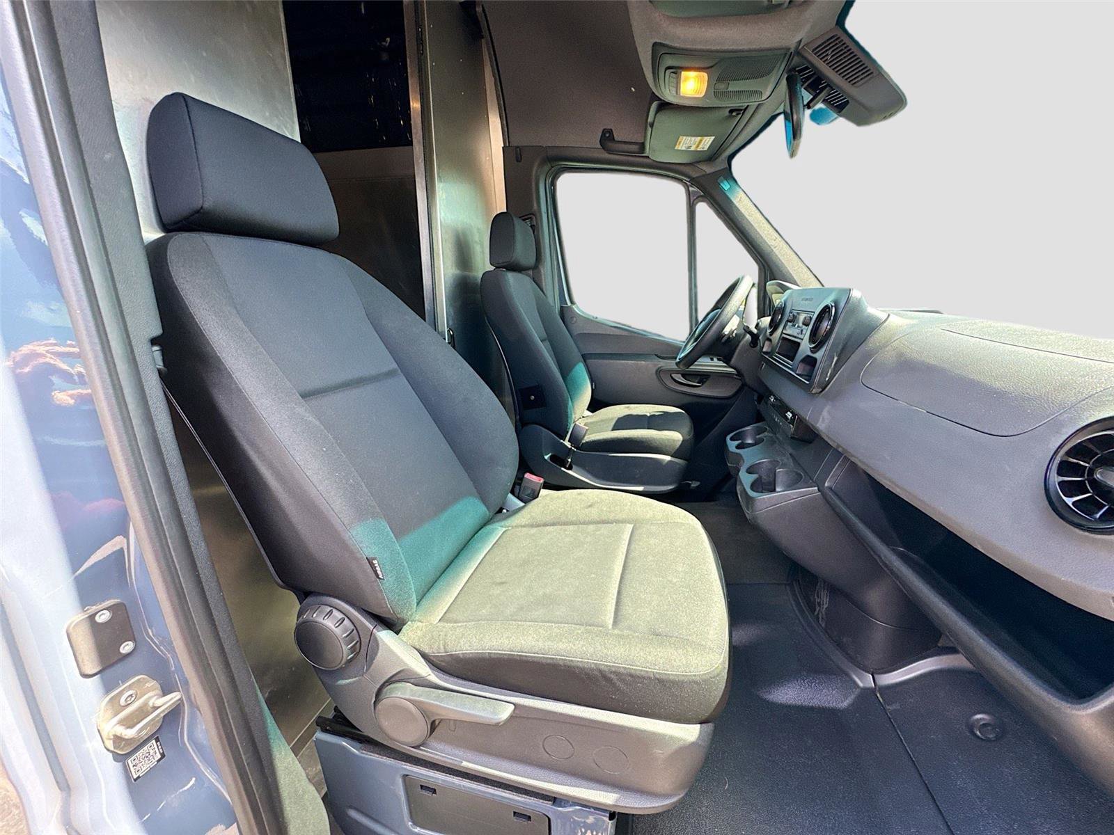 Used 2019 Mercedes-Benz Sprinter 144 image 13