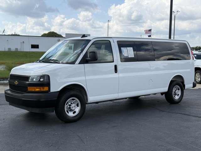 Used 2025 Chevrolet Express 3500 LS image 3