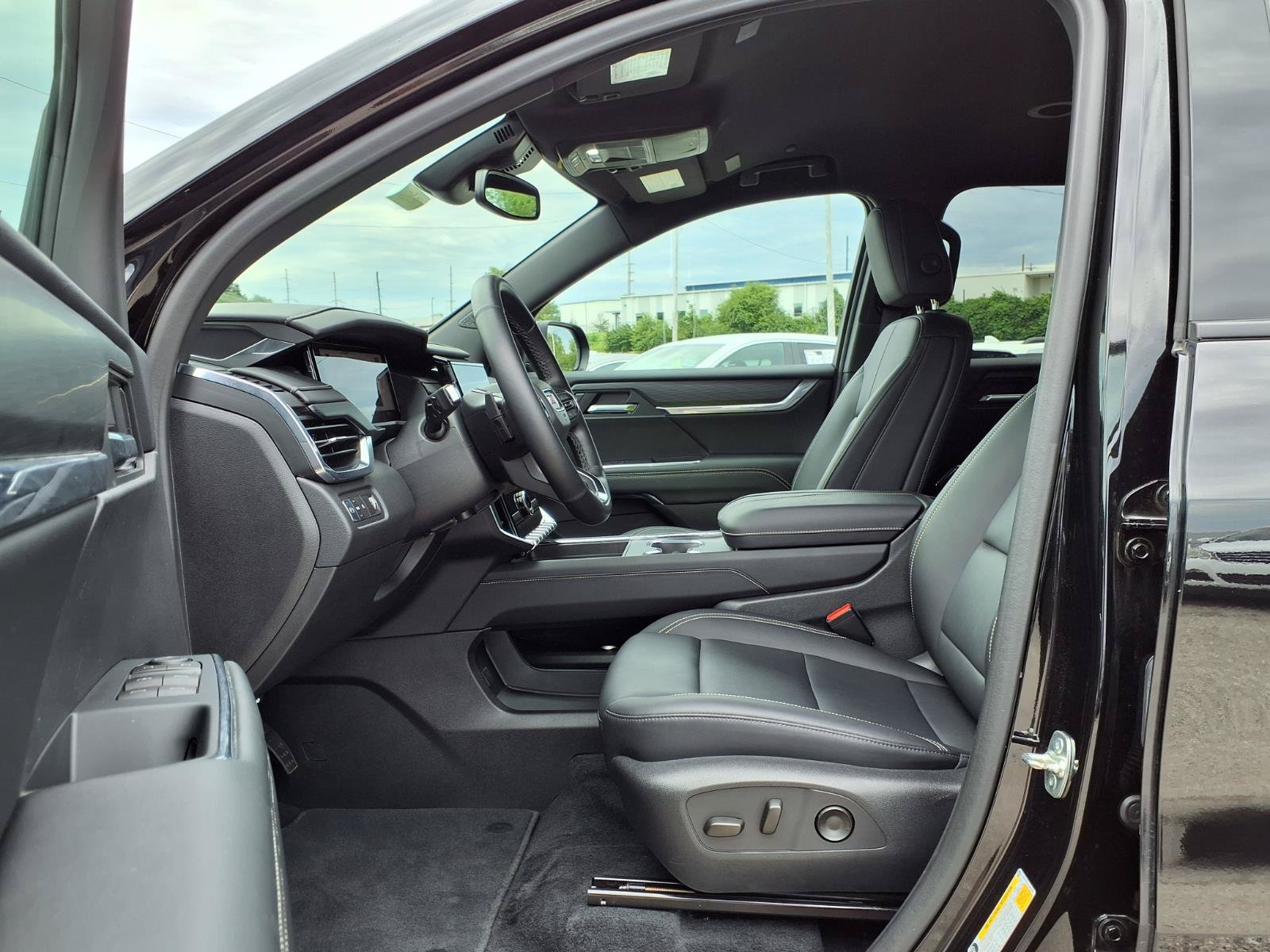 Used 2025 GMC Acadia Elevation w/ Elevation Premium Package FWD image 22