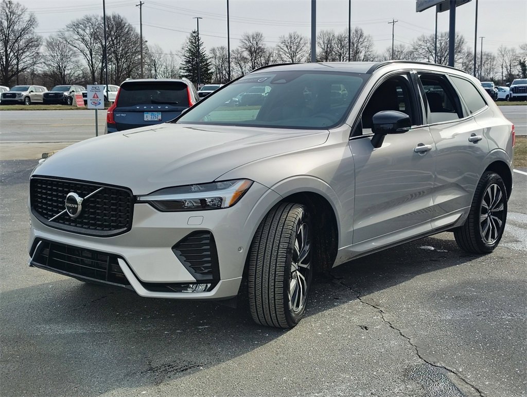 Used 2025 Volvo XC60 B5 Plus image 6