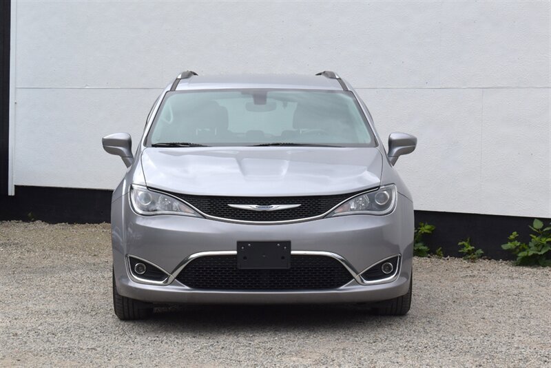 Used 2018 Chrysler Pacifica Touring-L FWD image 7