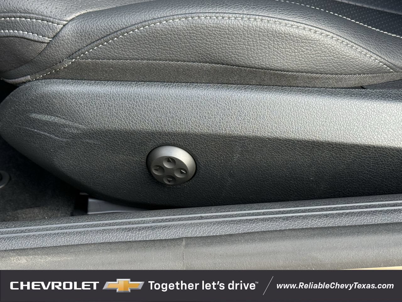 Used 2024 Mercedes-Benz CLE 300 4MATIC Coupe image 32