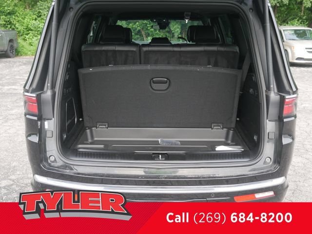 Certified 2023 Jeep Wagoneer 4WD image 15
