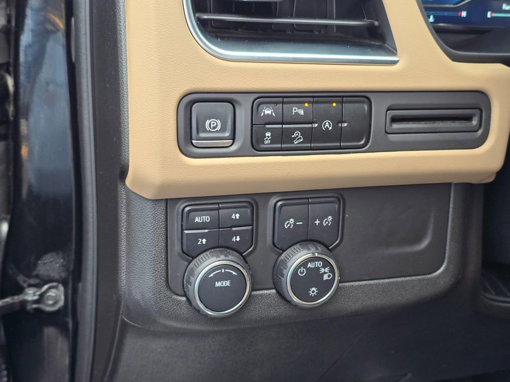 Used 2024 Chevrolet Suburban Premier AWD/4WD image 25