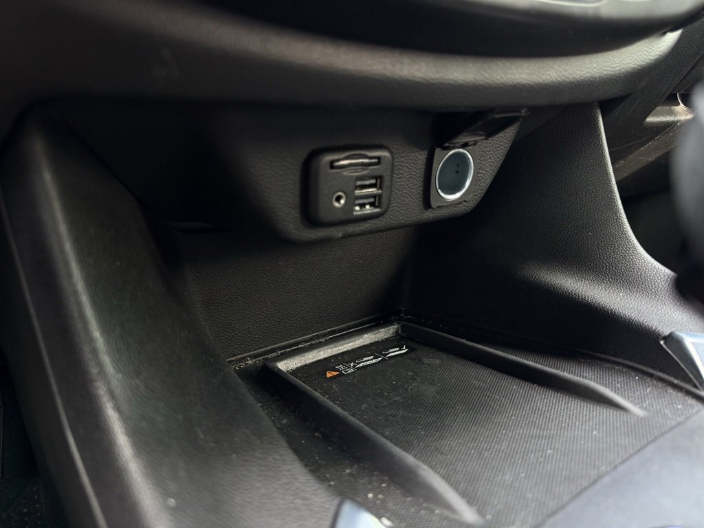 Used 2022 Chevrolet Traverse RS image 19