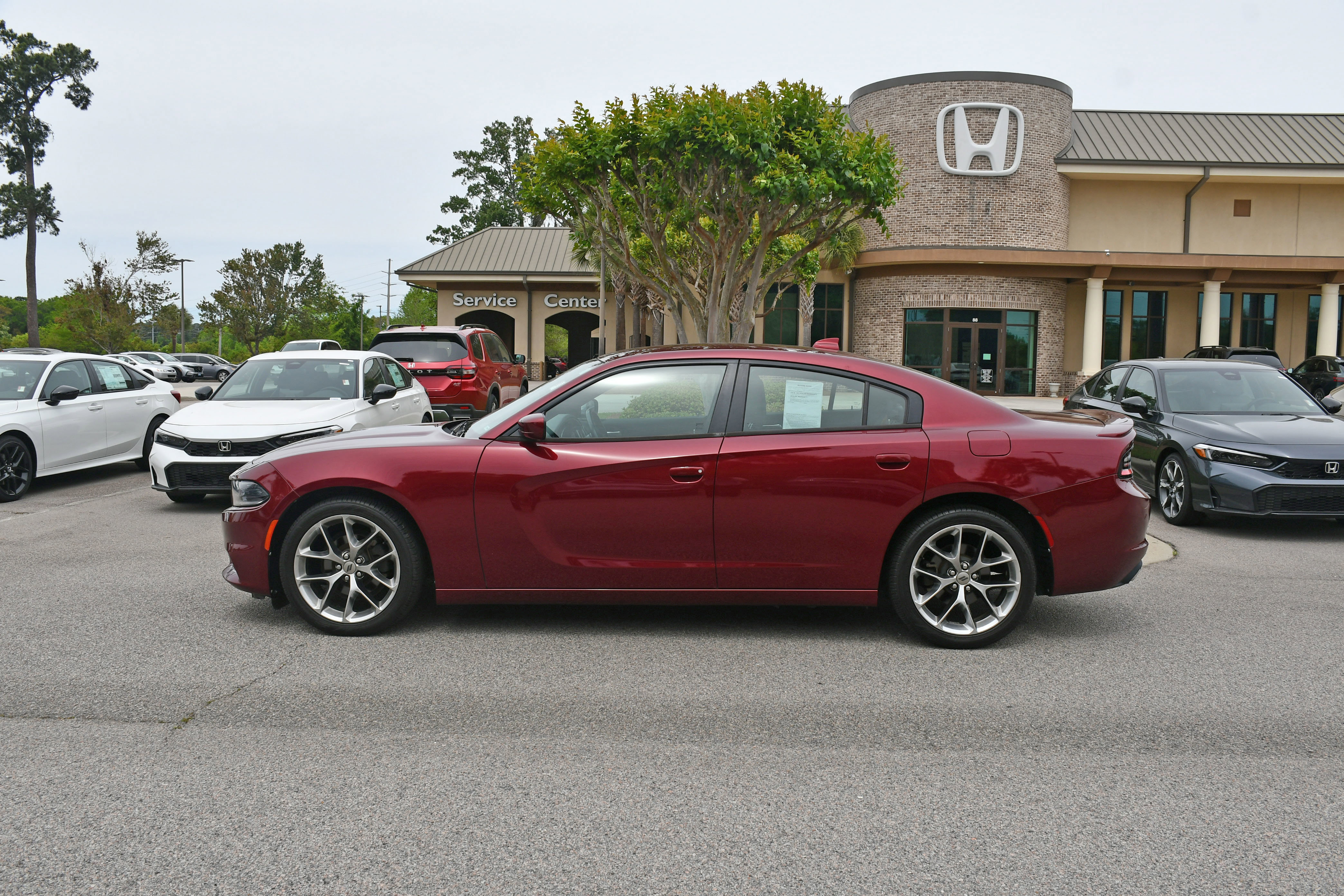 Used 2020 Dodge Charger SXT w/ Plus Group RWD image 2