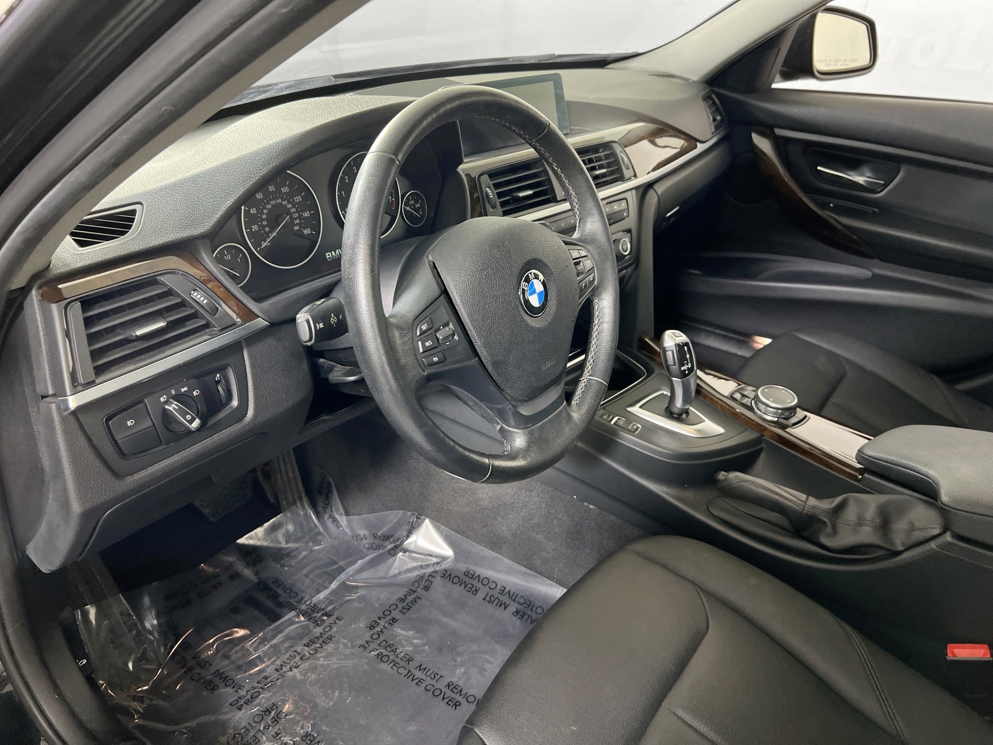 Used 2015 BMW 320i xDrive Sedan image 9