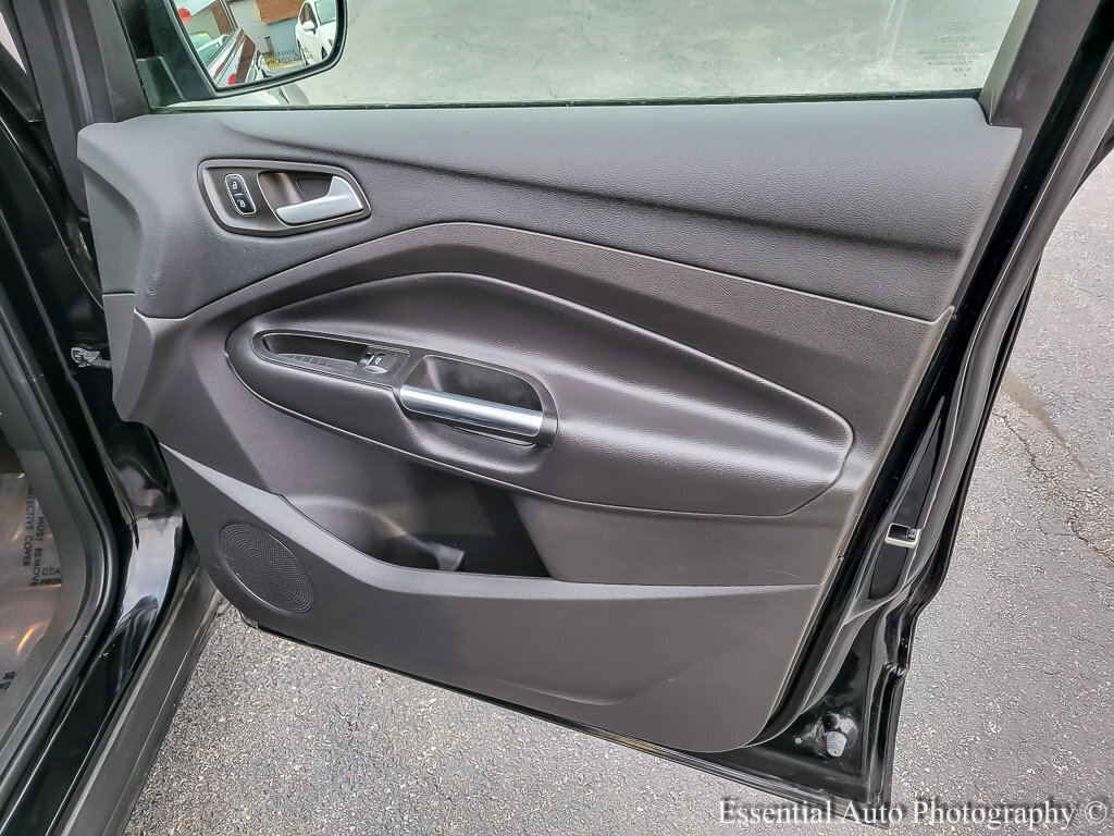 Used 2017 Ford Escape SE w/ Equipment Group 201A image 29