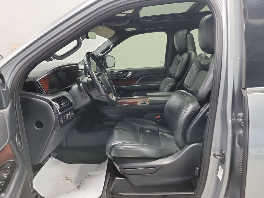 Used 2022 Lincoln Navigator Reserve image 39
