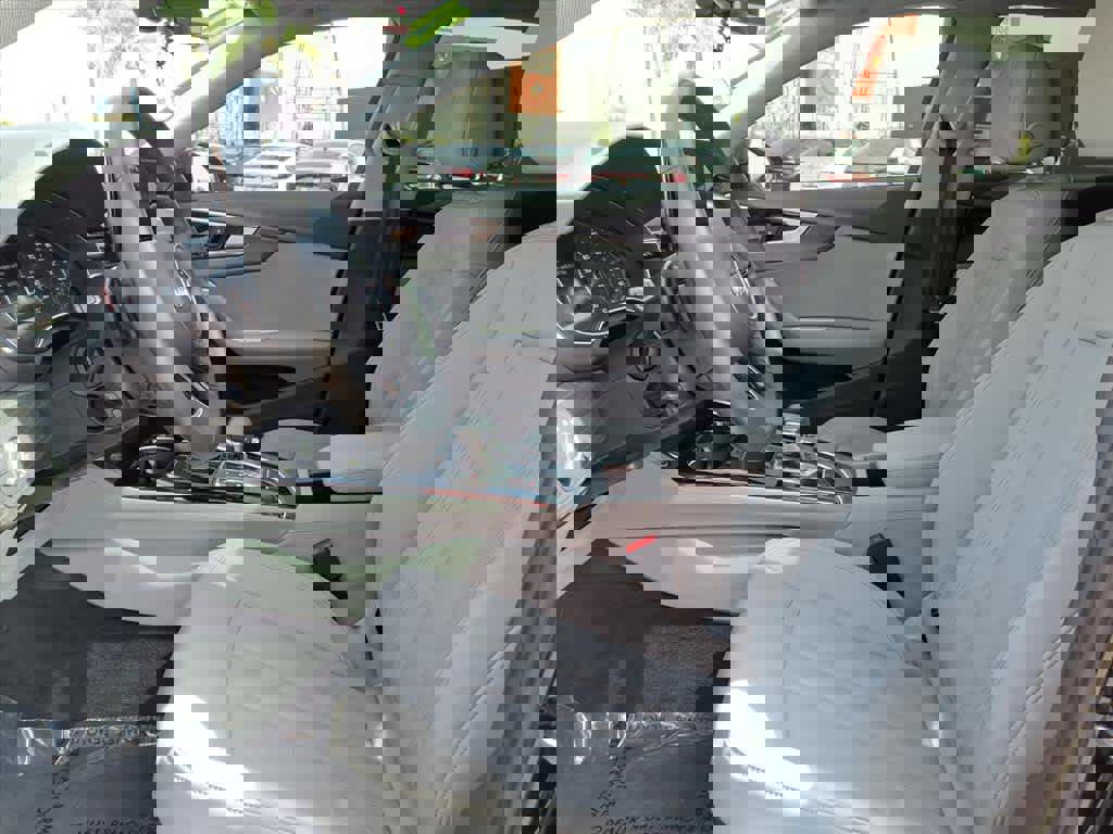 Used 2021 Audi A4 2.0T Premium w/ Convenience Package image 18