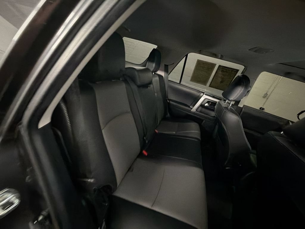 Used 2022 Toyota 4Runner SR5 Premium w/ Moonroof Package AWD/4WD image 27