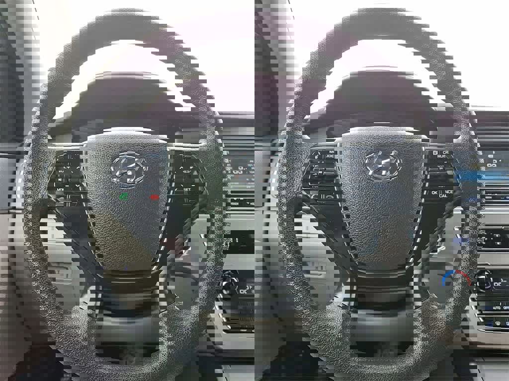 Used 2016 Hyundai Sonata SE image 16