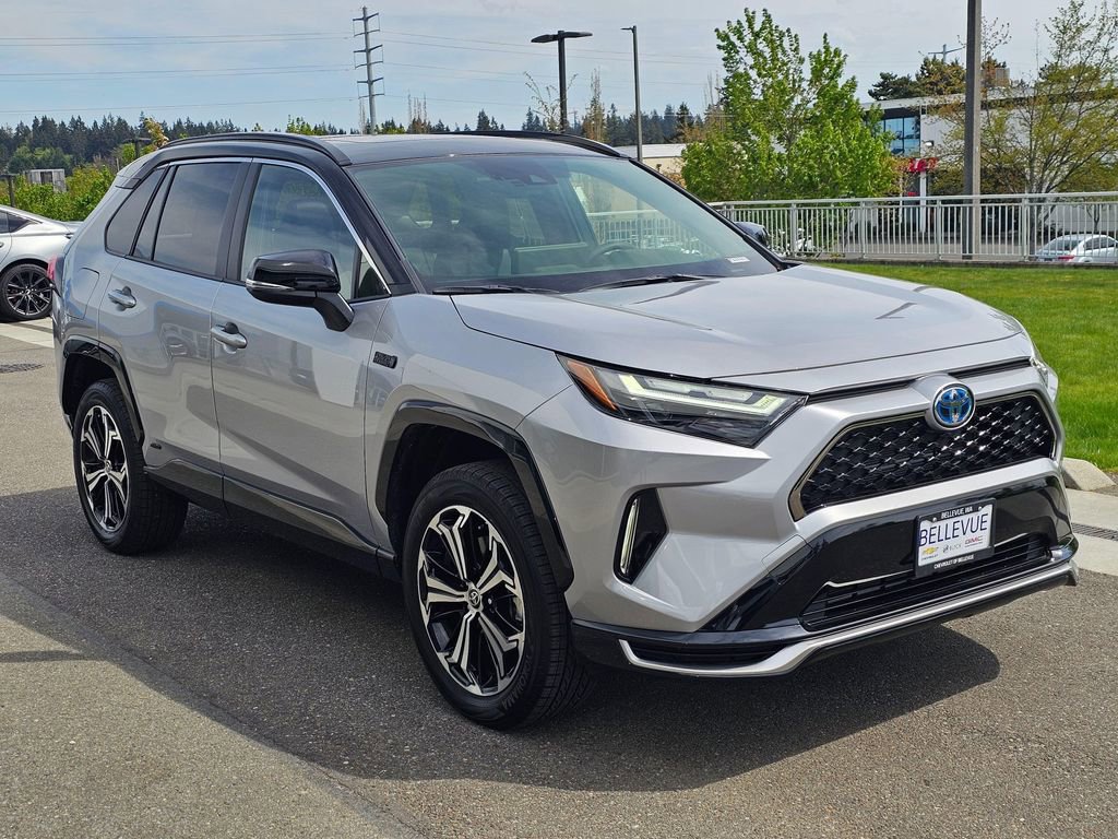 Used 2024 Toyota RAV4 XSE w/ Weather Package AWD/4WD image 7
