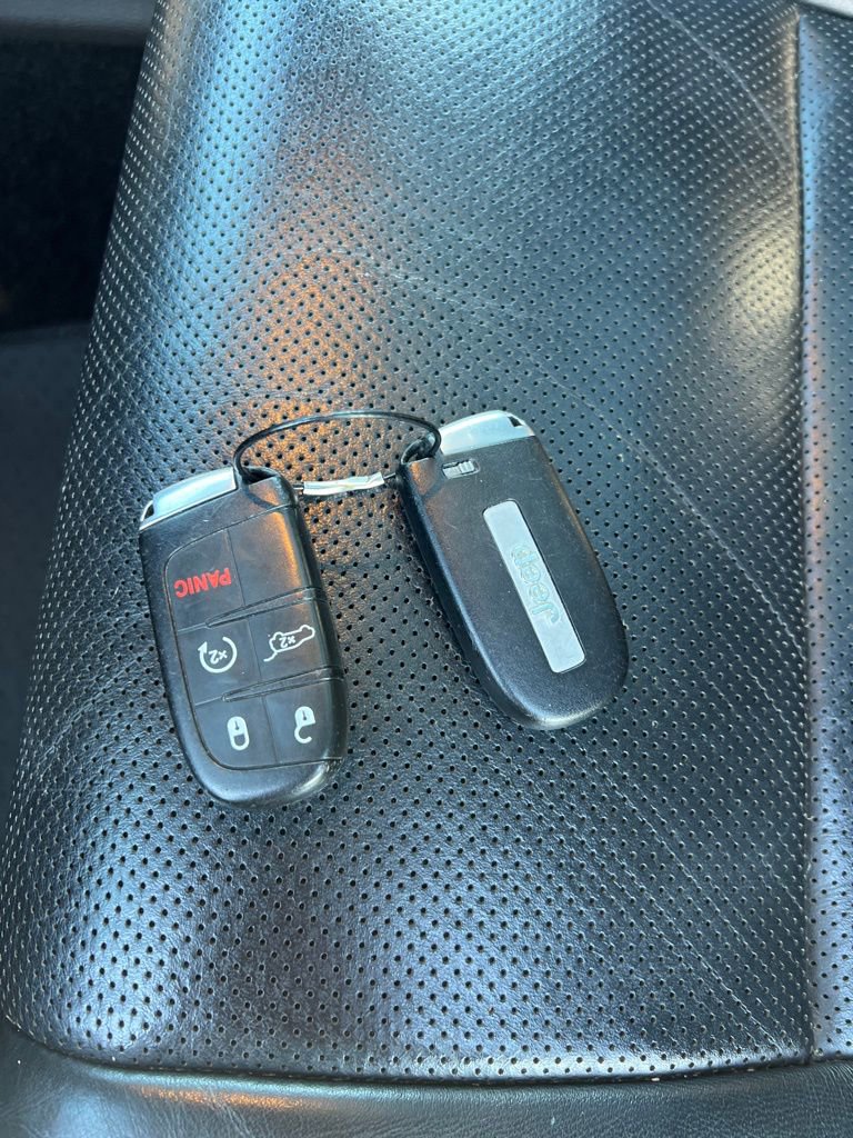 Used 2019 Jeep Grand Cherokee Overland image 45