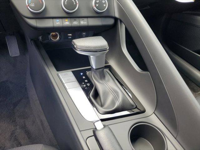 New 2025 Hyundai Elantra SE image 9