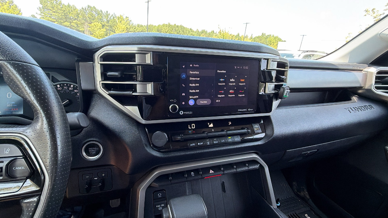 Used 2022 Toyota Tundra SR5 w/ SR5 Convenience Package AWD/4WD image 32