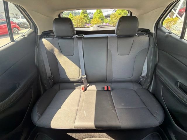 Certified 2022 Buick Encore GX Preferred w/ Cold Weather Comfort Package AWD/4WD image 17