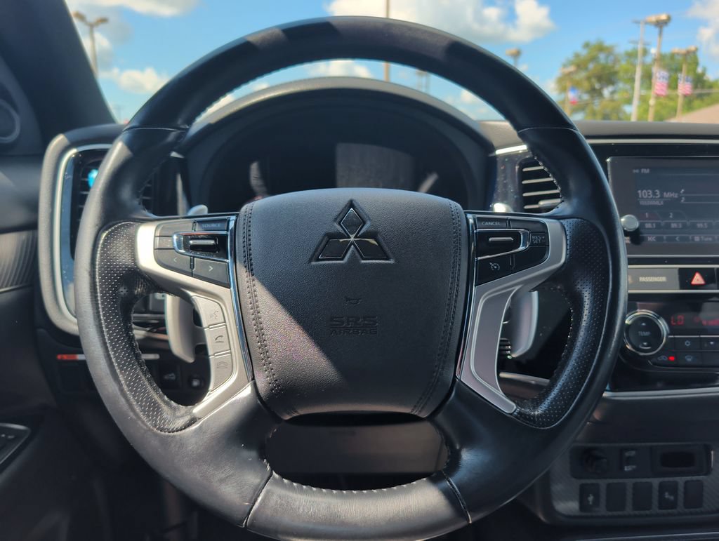Used 2019 Mitsubishi Outlander SEL AWD/4WD image 11
