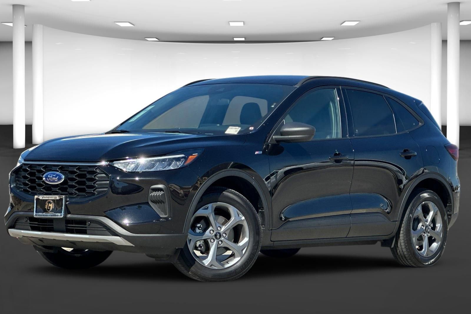 Used 2025 Ford Escape ST-Line image 2