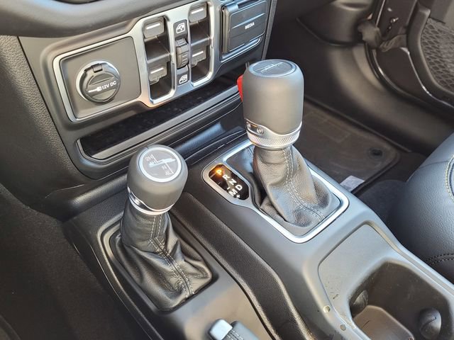 New 2025 Jeep Gladiator Sport image 12