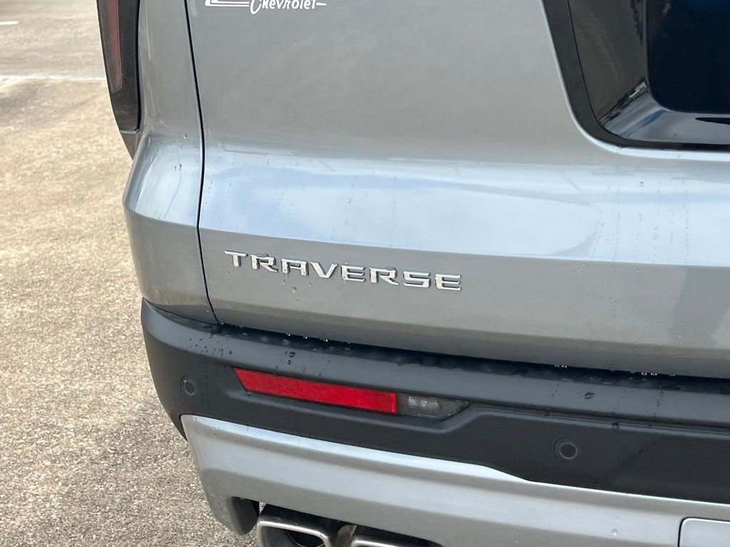 New 2026 Chevrolet Traverse LT w/ Sun and Wheel Package FWD image 11