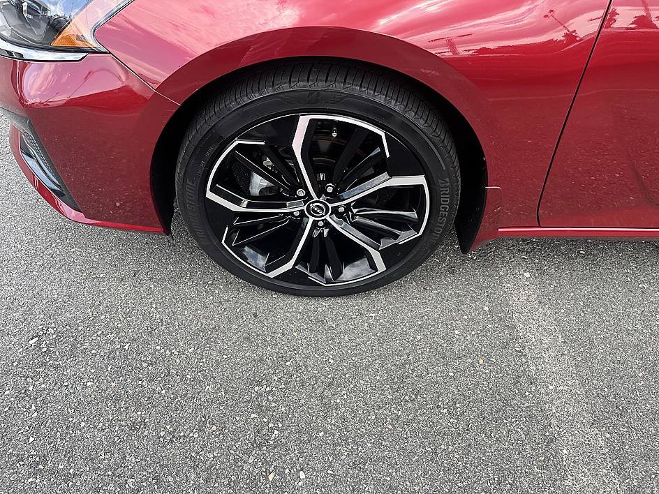 Certified 2023 Nissan Altima 2.5 SR FWD image 9