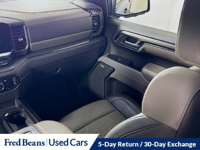 Used 2022 Chevrolet Silverado 1500 ZR2 w/ Technology Package AWD/4WD image 32