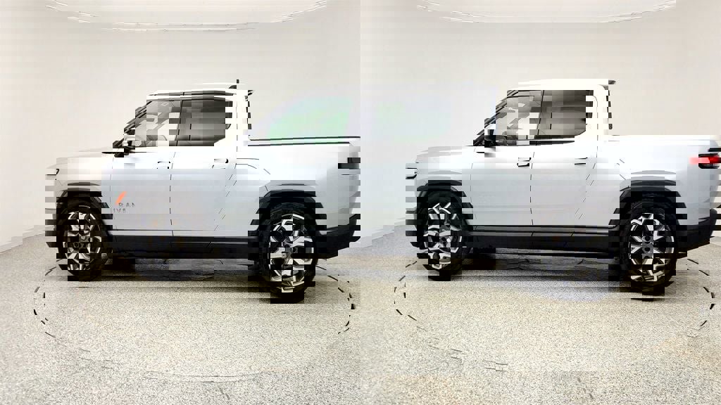 Used 2023 Rivian R1T Adventure image 8