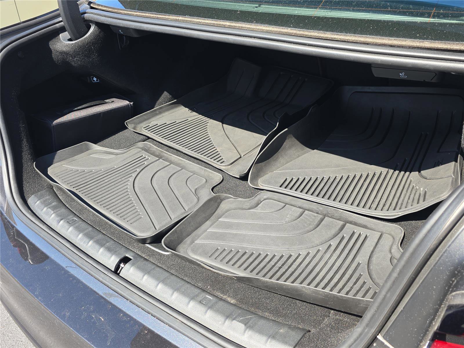 Certified 2023 BMW 530e w/ Premium Package image 9