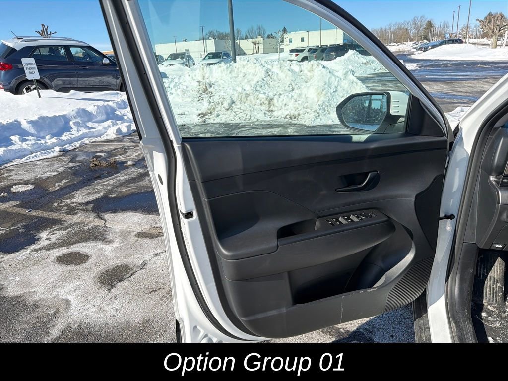 Used 2025 Hyundai Kona SEL image 11