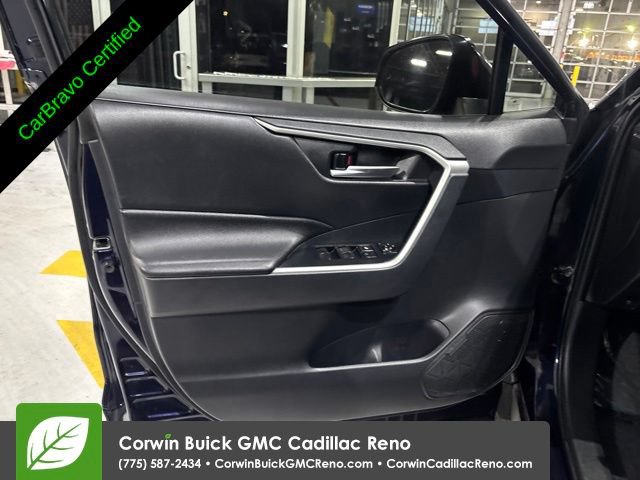 Used 2019 Toyota RAV4 XLE w/ Carpet Mat Package AWD/4WD image 13