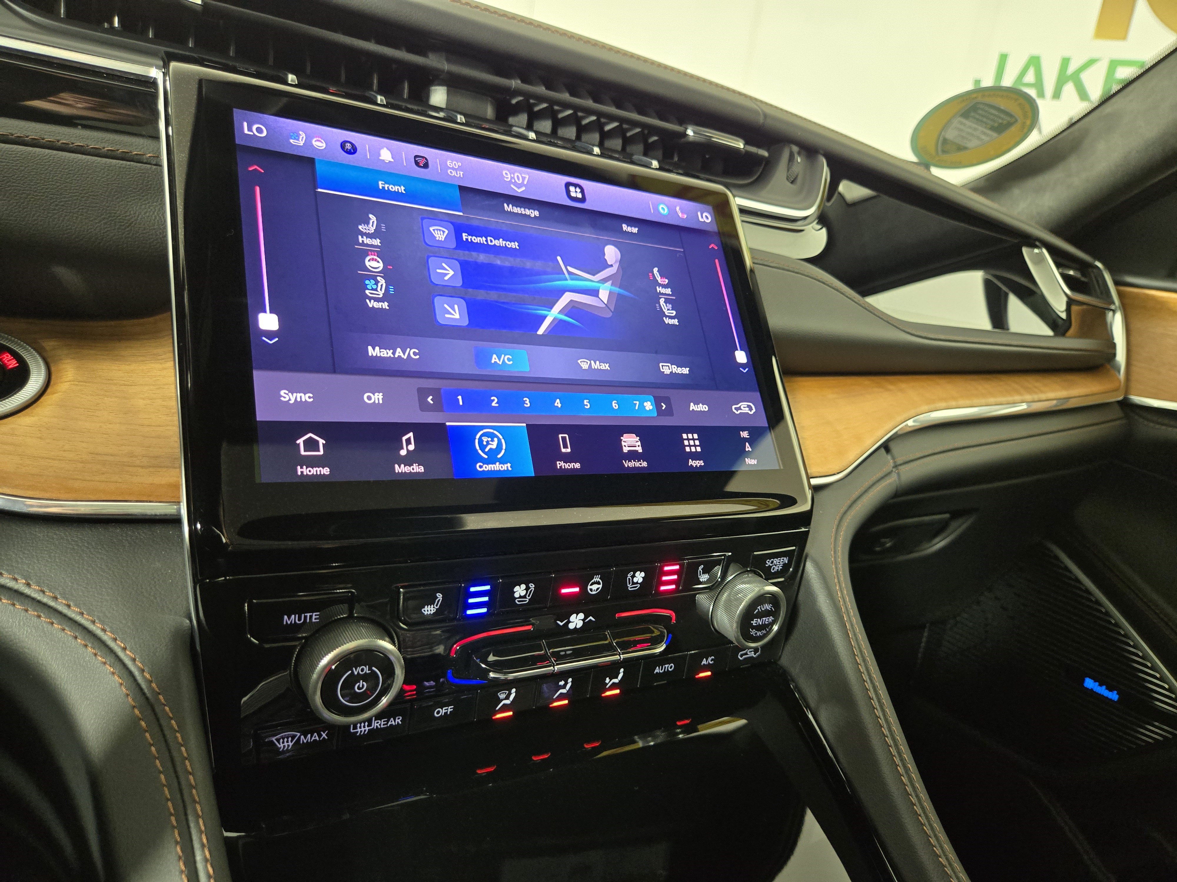 Certified 2024 Jeep Grand Cherokee Summit AWD/4WD image 29