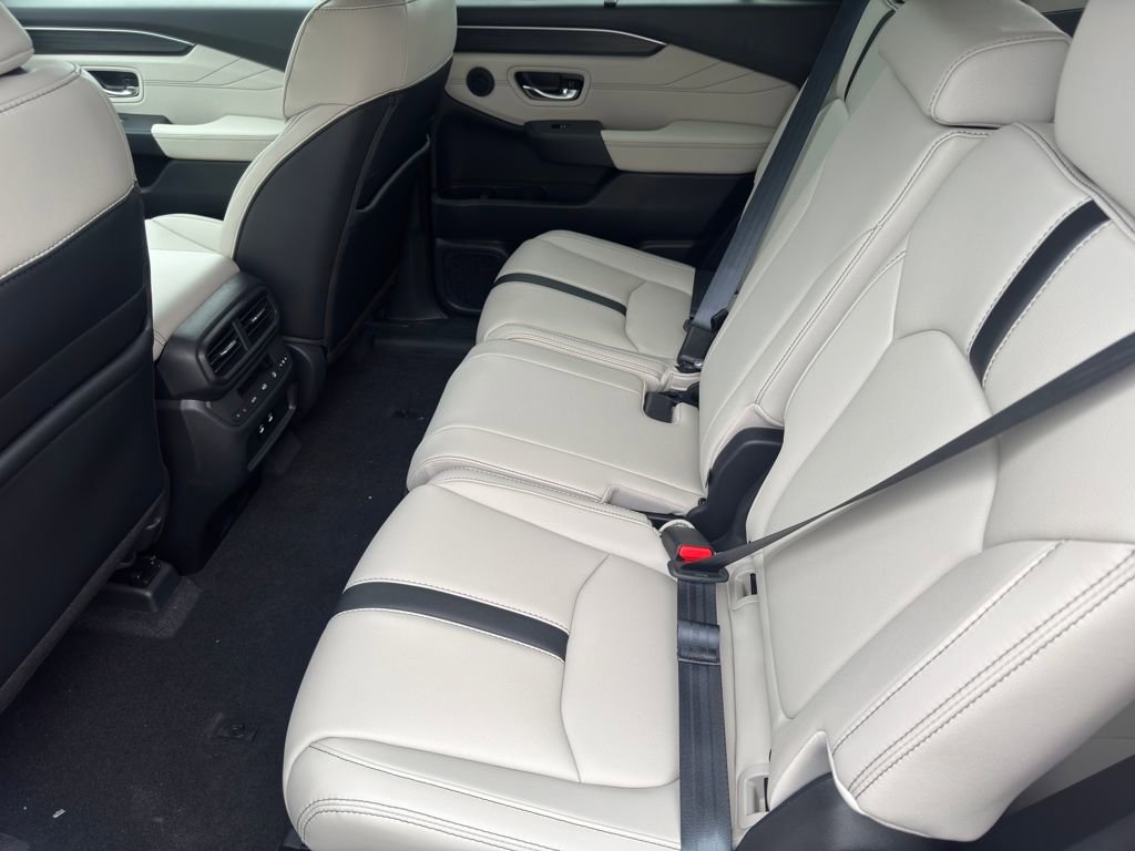 New 2026 Honda Pilot Touring image 10