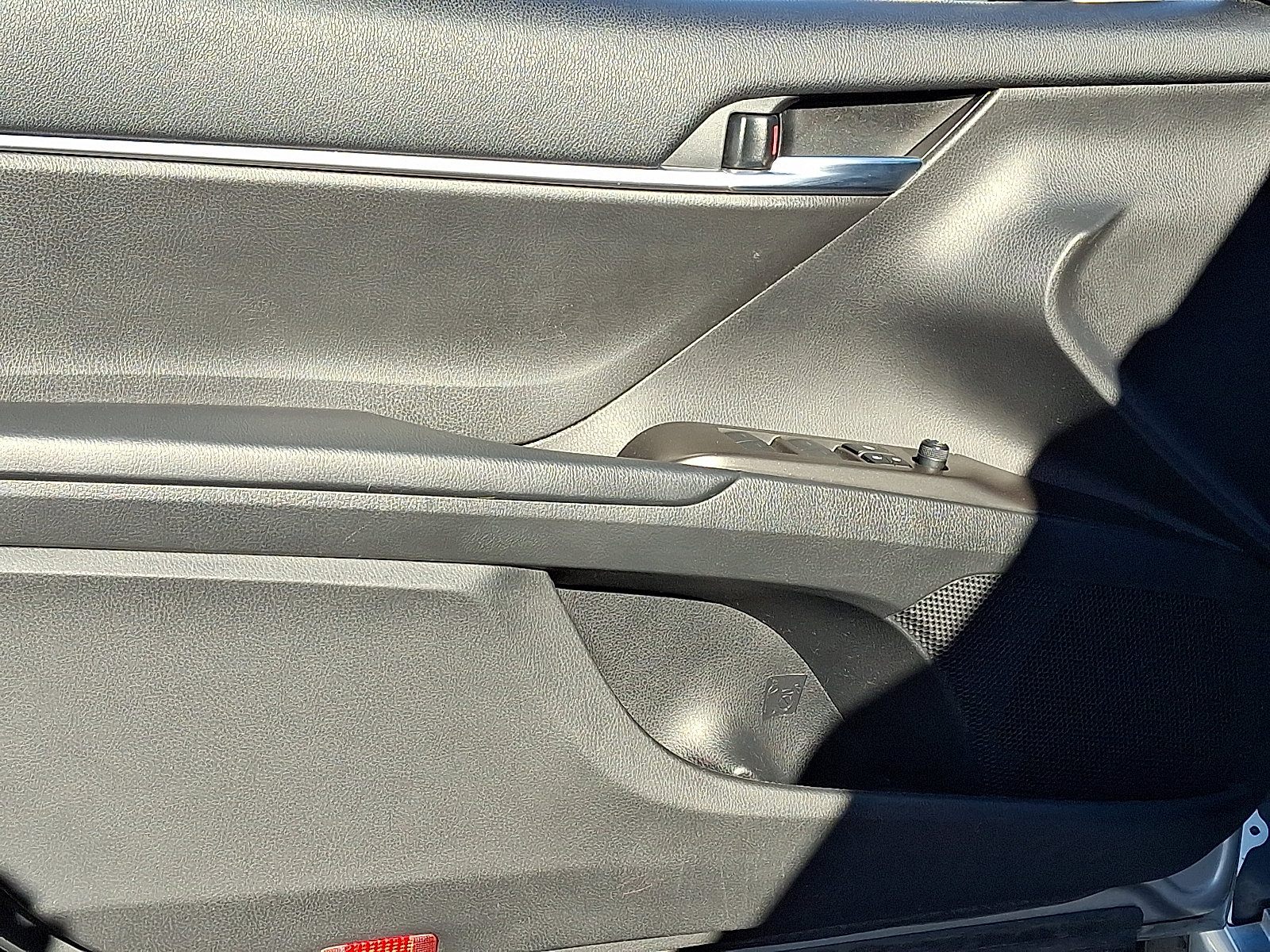 Used 2022 Toyota Camry SE image 13