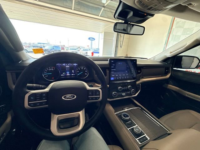 Used 2022 Ford Expedition Limited image 21