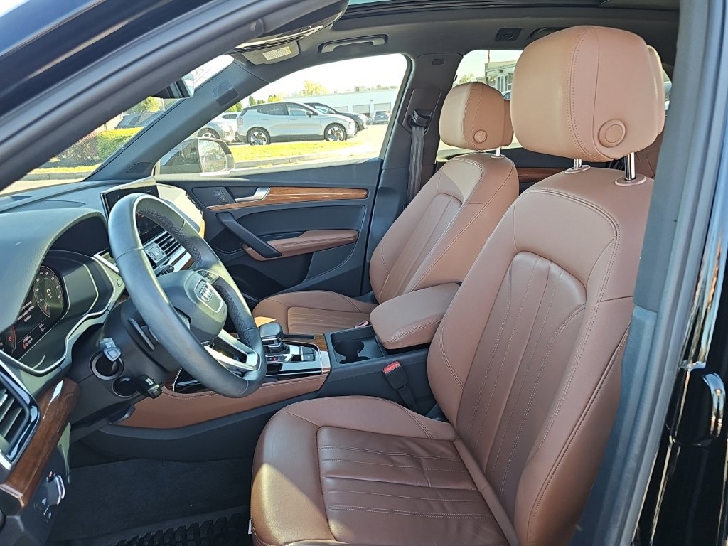 Certified 2023 Audi Q5 2.0T Premium Plus w/ Premium Plus Package AWD/4WD image 3